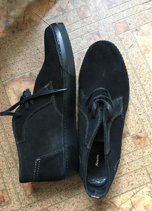 Замшевые ботинки bata