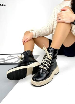 Жіночі черевики чорні та бежеві натуральна шкіра, лак демі зима4 фото