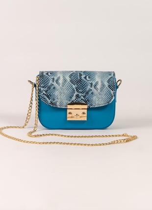 Голубая женская маленькая сумка кросс-боди на цепочке молодежная мини сумочка клатч через плечо1 фото