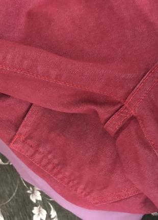 Фирменные джинсы зауженные красного цвета р 203 фото