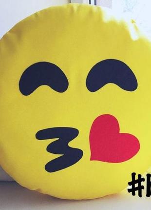 Велика подушка-смайлик emoji nation поцілунок smile 40 см