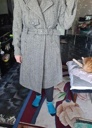 Пальто в яскравому стані