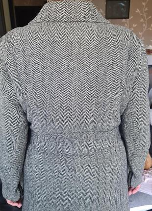 Пальто в яскравому стані