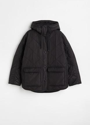 Стильна стьобана курка з капюшоном від h&m