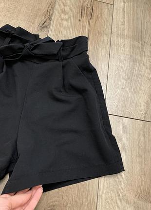 Шорты отличного качества на резинке с карманами