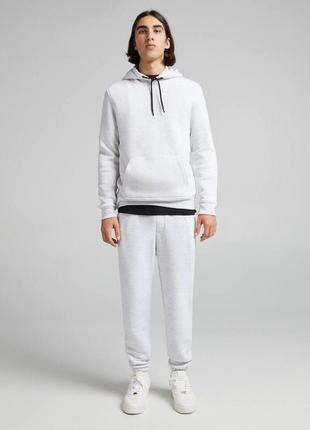 Утепленный светло серый костюм худи и джоггеры bershka - s, m
