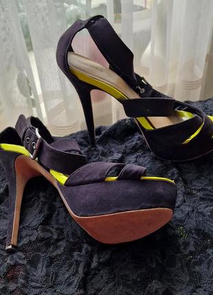 Босоніжки bershka, charles & keith, aldo, h&m