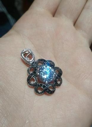 Великий срібний квітковий кулон з величезним іскристим фіонітом