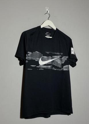 Оригінальна спортивна футболка nike dri fit2 фото