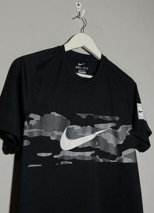 Оригінальна спортивна футболка nike dri fit3 фото