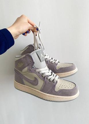 Жіночі кросівки nike air jordan 1 retro light purple / smb