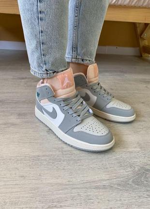 Жіночі кросівки nike air jordan 1 retro high grey white orange / smb
