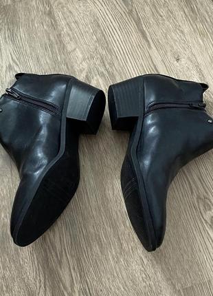 Чорні черевики vera wang 5