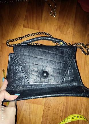 Маленькая кожаная сумка