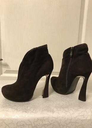 Дуже красиві весняно-осінні ботильйони. р-39. натуральна шкіра