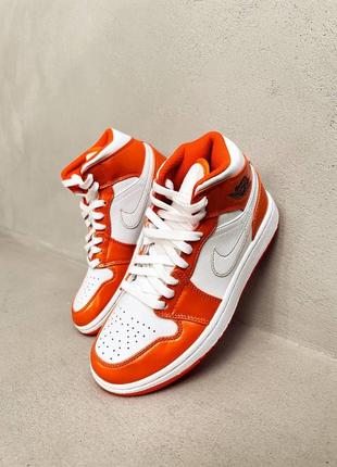 Жіночі кросівки nike air jordan 1 retro electro orange / smb5 фото