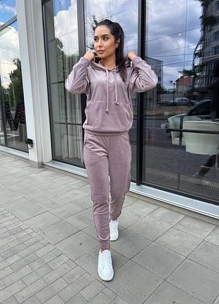 Велюровий костюм є в 11-ти кольорах