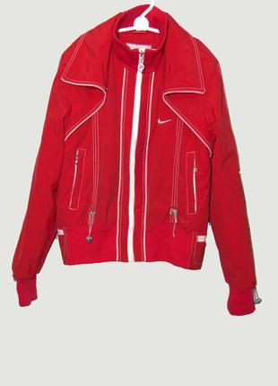 Крутая красная утепленная осенняя куртка ветровка nike