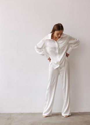 Шовковий костюм