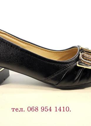 Туфли женские черные на устойчивом каблуке. размер 36-412 фото