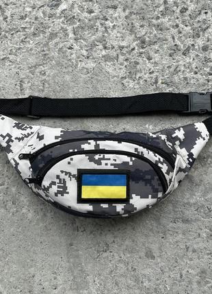 Бананка в камуфляжный пиксель с флагом украины