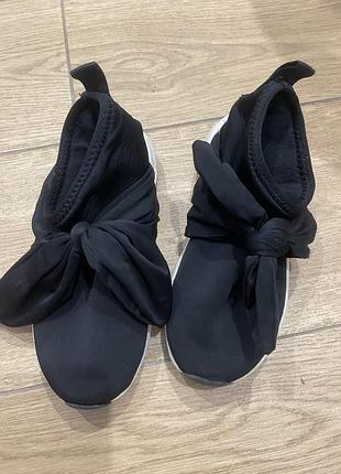 Кросівки zara