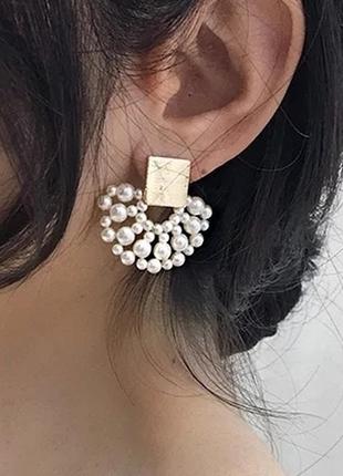 Серьги женские с белыми бусинами веером fashion jewelry золотистые
