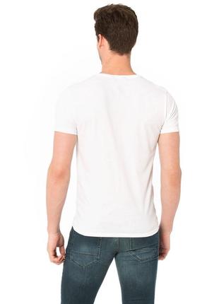 Белая мужская футболка lc waikiki с рисунком и надписью на груди5 фото