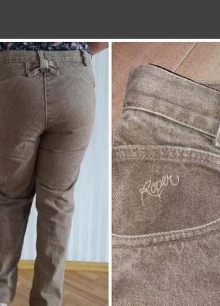 Необычные джинсы мом с бантиком.1 фото