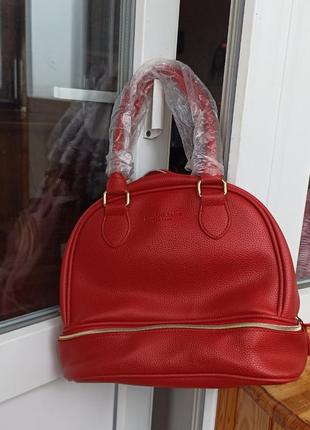 Красная сумка с короткими ручками elizabeth arden1 фото