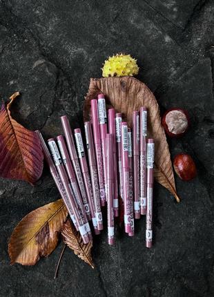 Олівець для губ 4шт різні кольори