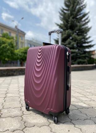 Чемодан пластиковий м розмір wings 304