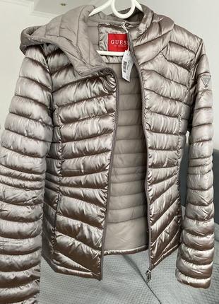 Оригінальна курточка бренду guess