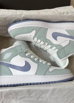 Женские высокие кожаные кроссовки nike air jordan 1 retro mid «wolf grey»#найк9 фото