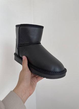 Ugg black leather женские зимние кожаные мини сапоги угги натуральная кожа с мехом и замком зима5 фото