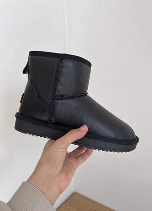 Ugg black leather женские зимние кожаные мини сапоги угги натуральная кожа с мехом и замком зима2 фото