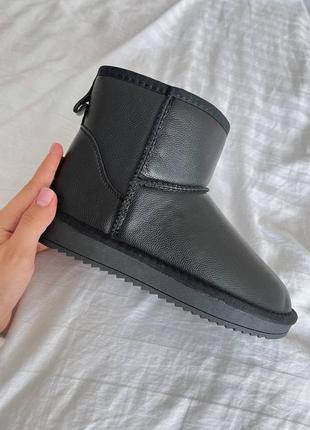 Ugg black leather женские зимние кожаные мини сапоги угги натуральная кожа с мехом и замком зима3 фото