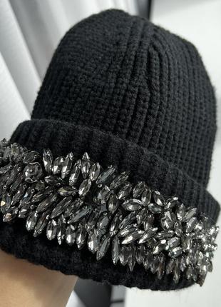 Шикарна жіноча шапка вишита камінням / тепла зимова шапка4 фото
