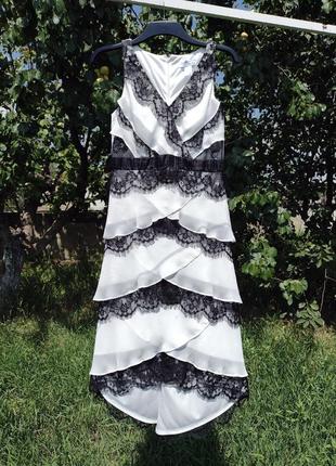Красивое белое миди платье с чёрным кружевом с рюшами heine