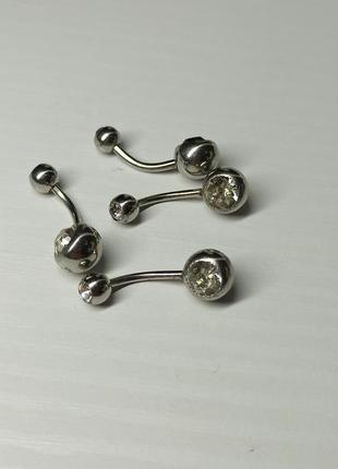 Пирсинг в пупок банан с камнями