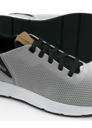 Кросівки стильні