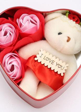 Подарочный набор коробка в форме сердца с мыльным цветком с 3 розами 1 мишка2 фото