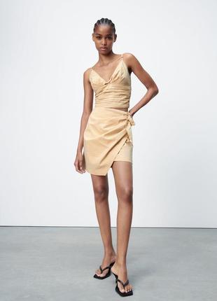 Zara, новий топ з v-подібним вирізом і регульованими лямками. розмір s.