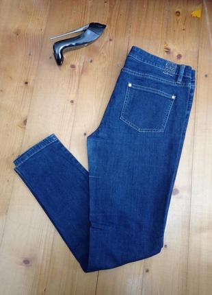Классные брендовые джинсы с нюансом красиво декорированы2 фото