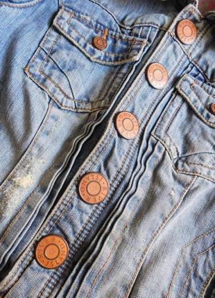 Коротка джинсова куртка з потертостями на овчині river island5 фото