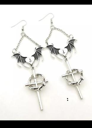 Крутые серьги в стиле рок готика крест сережки крестики кульчики летучая мышь сердце1 фото