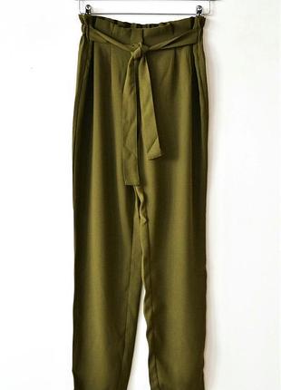Шикарные штапельные брючки хаки ,16 р