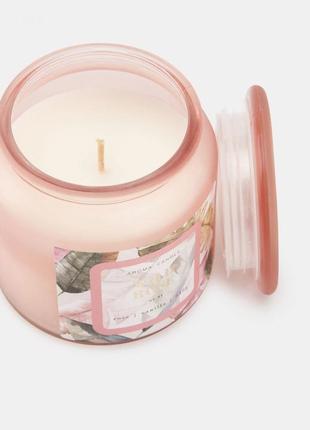 Ароматическая интерьерная большая свеча wild rose 800 / 340 г аромат розы