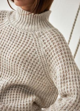 Теплый шерстяной свитер с горлом из итальянской пряжи5 фото