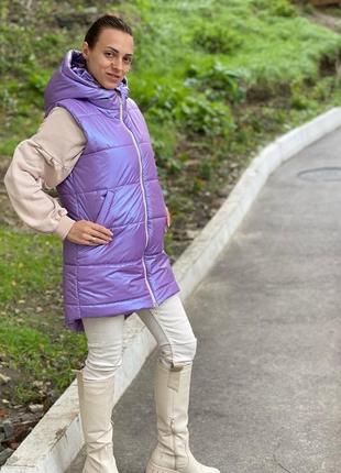 Фіолетова жіноча жилетка на флісі з капюшоном подовжена